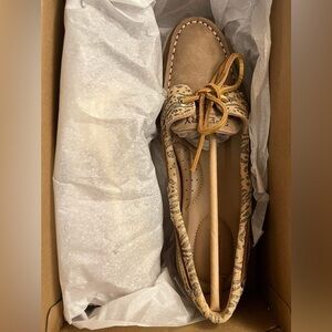 Women’s Sperry boat shoe